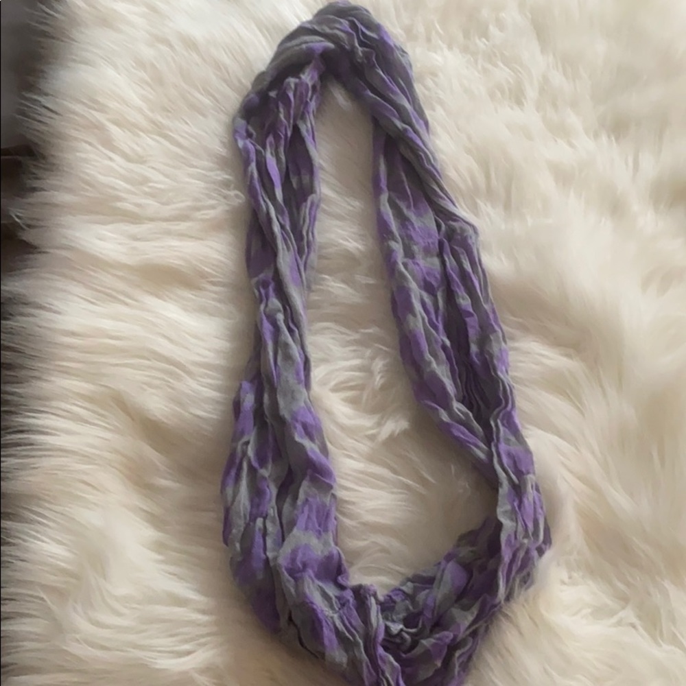 Lightweight infinity scarf